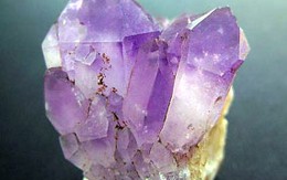 Ham rẻ, mắc bẫy "đá quý"