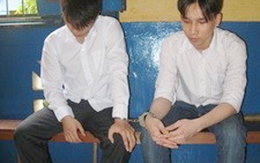 Học sinh lớp 8 đâm chết người tại bể bơi