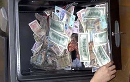 Vào nhà gặp… cướp