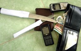 Công nhân bỏ việc lập băng cướp