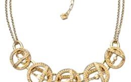 Cho đồng bọn cướp vàng và cưỡng hiếp người yêu