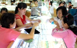 Nữ trang ngoại giá rẻ xâm nhập thị trường Việt