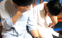 "Tình tang" với bé gái, 2 "công tử" hầu tòa