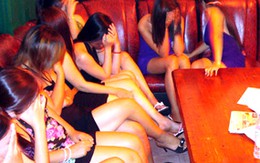 Phá ổ mại dâm, gần 20 gái nằm chờ "đi khách"