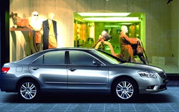 Toyota ra mắt Camry mới với giá 889 triệu đồng