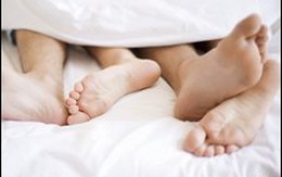 Vợ chồng không nên ngủ chung giường