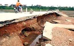 Hai đập tràn tại Mê Linh, Hà Nội bị sạt lở: Hệ lụy của chuỗi cẩu thả