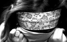 "Yêu" bé gái 10 tuổi, "bóc lịch" 12 năm