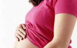 Sinh con dưới nước: Mạo hiểm cho cả mẹ và con