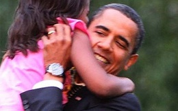 Con gái Obama mừng rỡ đón cha về nhà