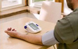 Cách chọn, sử dụng máy đo huyết áp dùng tại nhà được hiệu quả