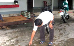 Nhà Phó Chủ tịch xã bị ném mìn lúc nửa đêm