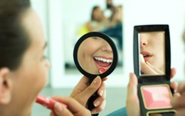 Thói quen tai hại tàn phá nhan sắc