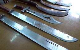 Một học sinh bị chém chết trước cổng trường