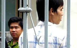 Vợ cũ tố chồng "làm" có con khi mới 15 tuổi