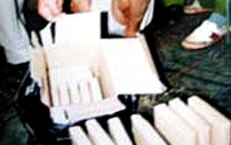 Trùm ma túy... lạc đường, “bỏ quên” 13  bánh heroin