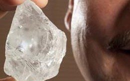 Phát hiện viên kim cương khổng lồ