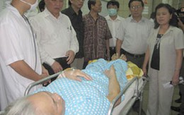 Bộ trưởng Nguyễn Quốc Triệu kiểm tra công tác khám chữa bệnh tại một số BV Trung ương: Xem xét bổ sung thêm nhân lực