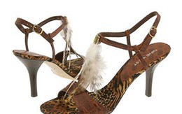 Thời trang Thu Đông, sandal hàng hiệu giảm giá tới 72%