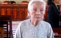 Cụ bà 98 tuổi ra tòa kiện con cháu: "Phải chi trời cho chết sớm!"
