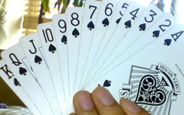 Mê đỏ đen, một "quan" xã bị tóm