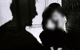 "An ủi" rồi hiếp con gái hàng xóm