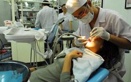 Bỏng lợi vì… tẩy trắng răng