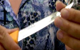 Công nhân nữ đâm chết người vì... bực mình
