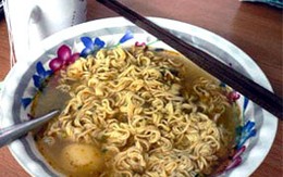 Ăn mì tôm nợ, chém chết chủ quán