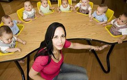 Làm phim tài liệu về bà mẹ sinh 8