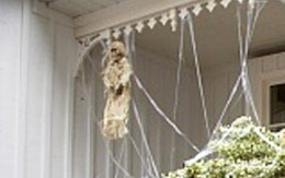 Tưởng xác chết là hình nộm trang trí