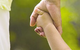 Những quý ông "bám váy" mẹ