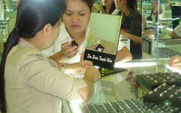 Giá vàng duy trì mức cao do lực mua tăng mạnh
