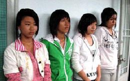 Hai băng nữ quái chuyên trấn lột học sinh