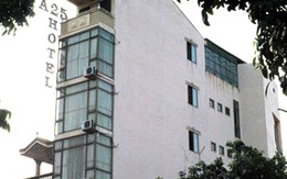 Gần 60 cảnh sát đột kích "pháo đài lắc"