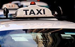 Đuổi tài xế để làm "chuyện ấy" trên xe taxi