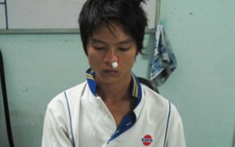 Một người dân đuổi bắt hai tên cướp giật
