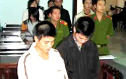 Kỳ cục án: Trai mua hoa "ghen" với khách làng chơi