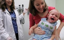 Trẻ sốt sau khi tiêm veccine: Khi nào cần dùng hạ sốt?