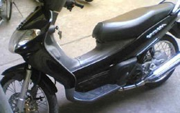Ghen tuông, cắt tóc, cướp tài sản của "tình địch"
