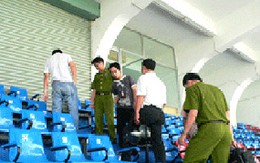 Học sinh “nói chuyện” với nhau bằng hung khí   