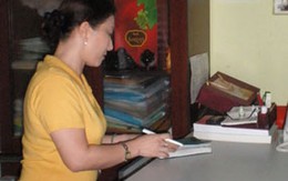 Đi đòi nợ bị gí súng