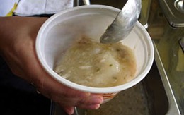 Đình chỉ thêm 4 cơ sở sản xuất cháo dinh dưỡng