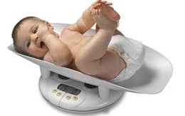 Trẻ sinh nhẹ cân sẽ dậy thì sớm?