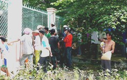 Trước khi tắt thở, dùng máu viết tên kẻ thủ ác 