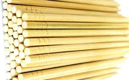Tẩy trắng đũa tre bằng... hóa chất