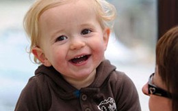 Gắn não bằng keo siêu dính cứu sống một em bé
