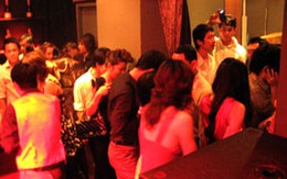 Đột kích quán bar ở trung tâm Sài Gòn