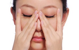 Bí quyết đỡ nhăn ở đuôi mắt