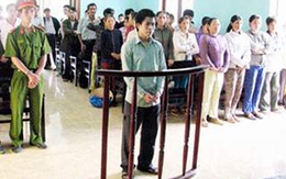 Say rượu, con nhà lành biến thành "yêu râu xanh"